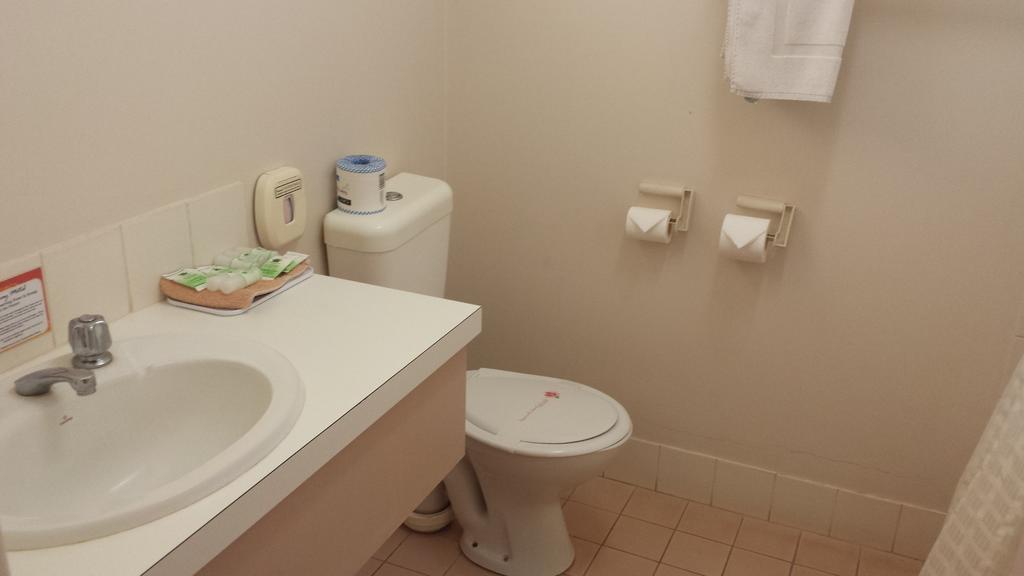 Carnarvon Gateway Motel Room photo