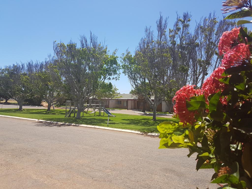 Carnarvon Gateway Motel Exterior photo