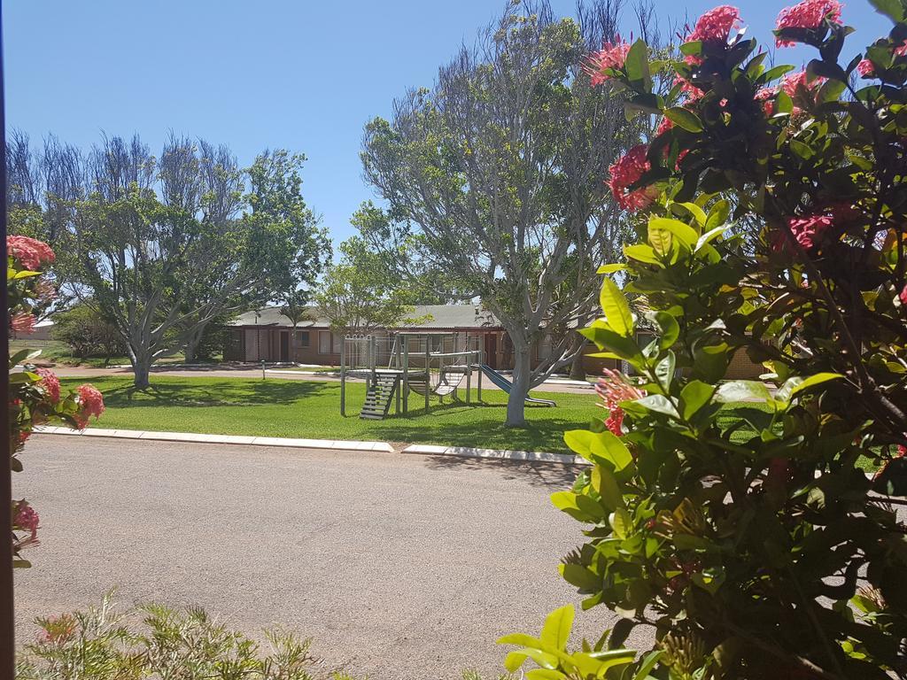 Carnarvon Gateway Motel Exterior photo